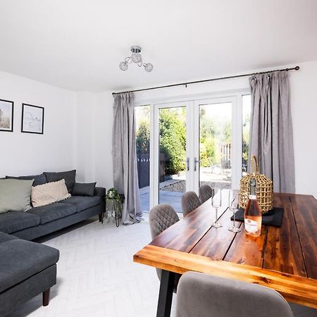 Villa Coastal Retreat In Carmarthenshire Llanelli Exterior foto